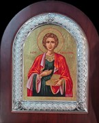 Пантелеймон целитель Великомученик, икона шелкография, деревянный оклад, серебряная рамка